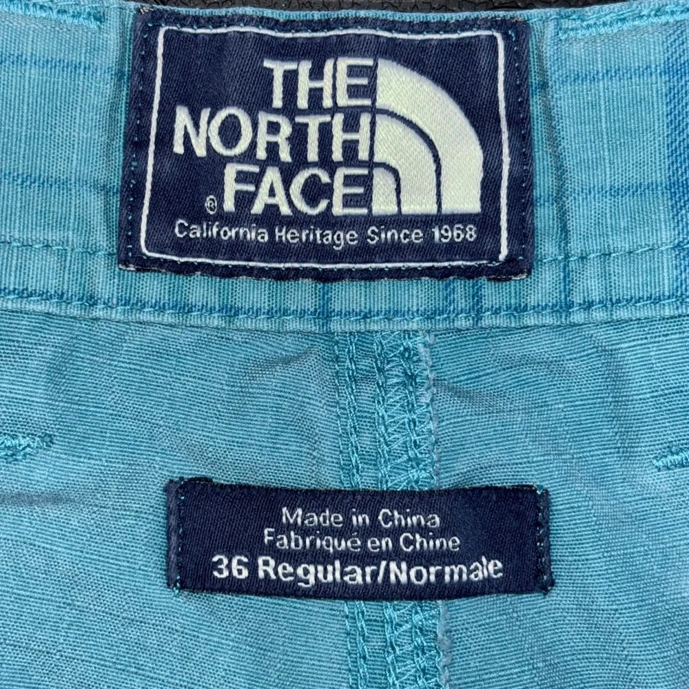 The North Face Mens Blue Plaid Cargo Shorts Size 36 Hiking Outdoor Utility